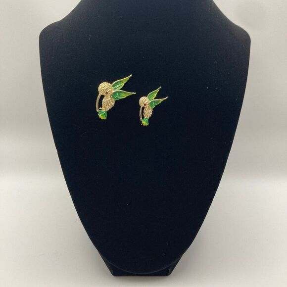 Gerry Vintage Hummingbird‎ Pin Set of 2 Gold Tone Green/Yl Enamel Rhinestone - Picture 1 of 8